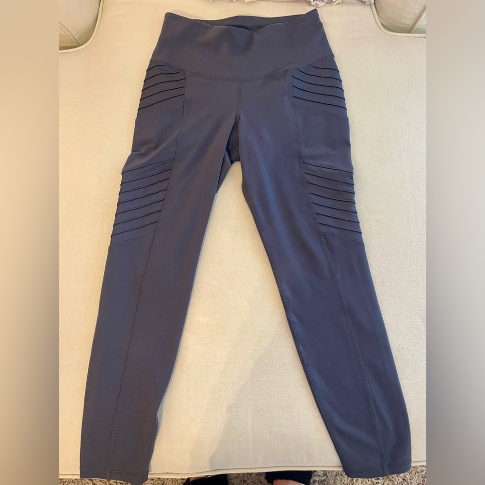 Old Navy Athletic Wear, Dark Gray / Green Leggings, Size: M Go Dry Fit